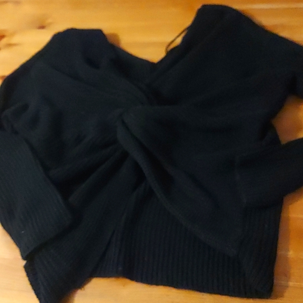 Miracle brand black crop sweater